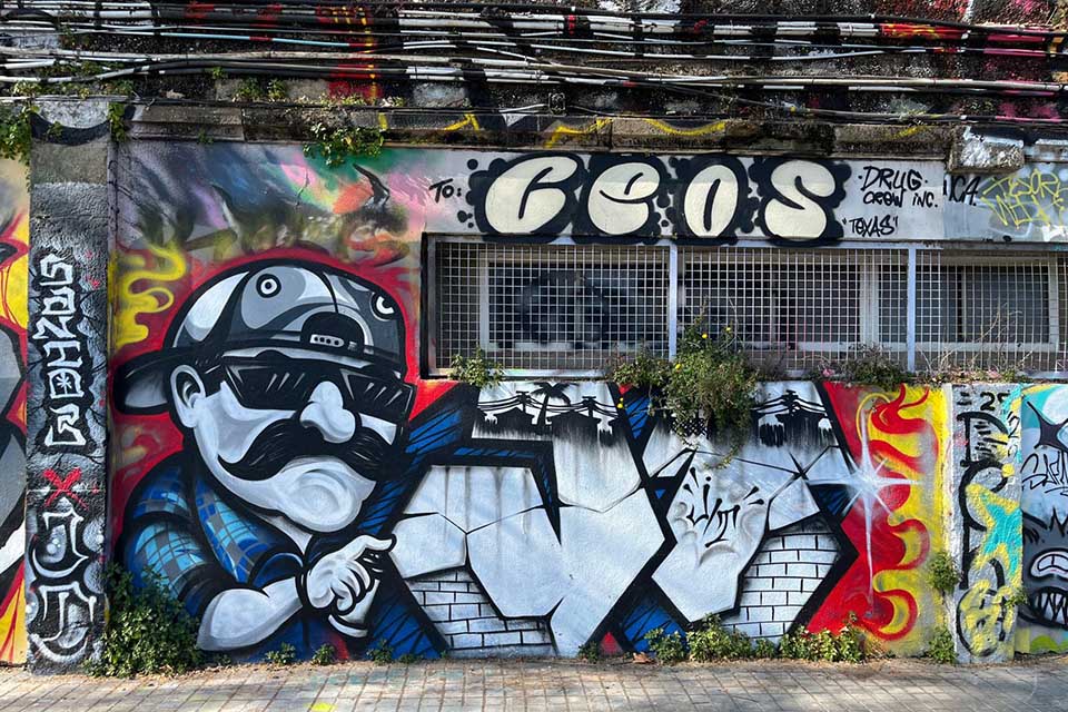 graffiti and street art in Barcelona city