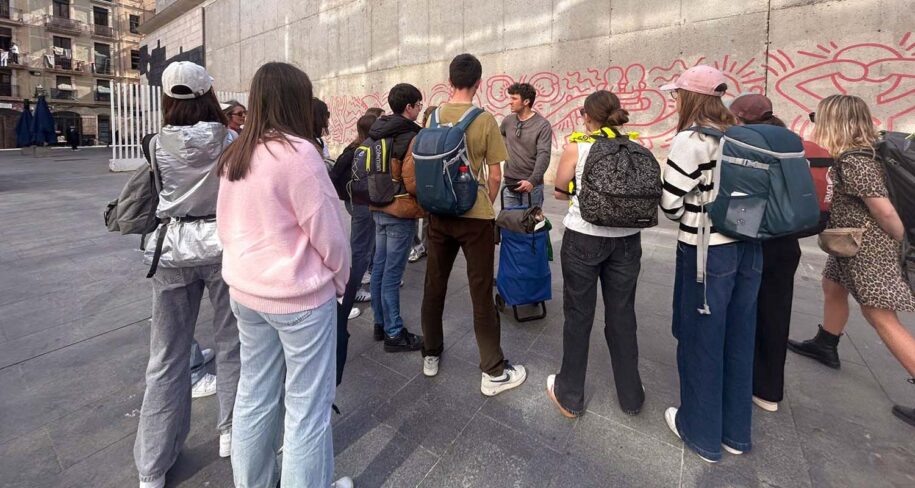 Group of student travel in barcelona