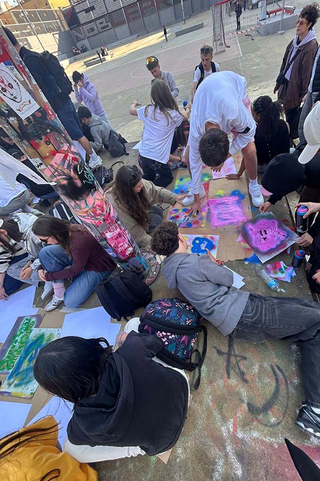 painting during the educational school trip in Barcelona