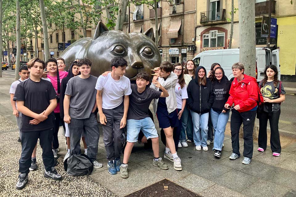 Group talking about Botero