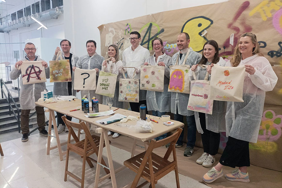 graffiti teambuilding participants
