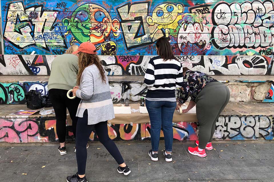 Alternative guided visits around Raval district